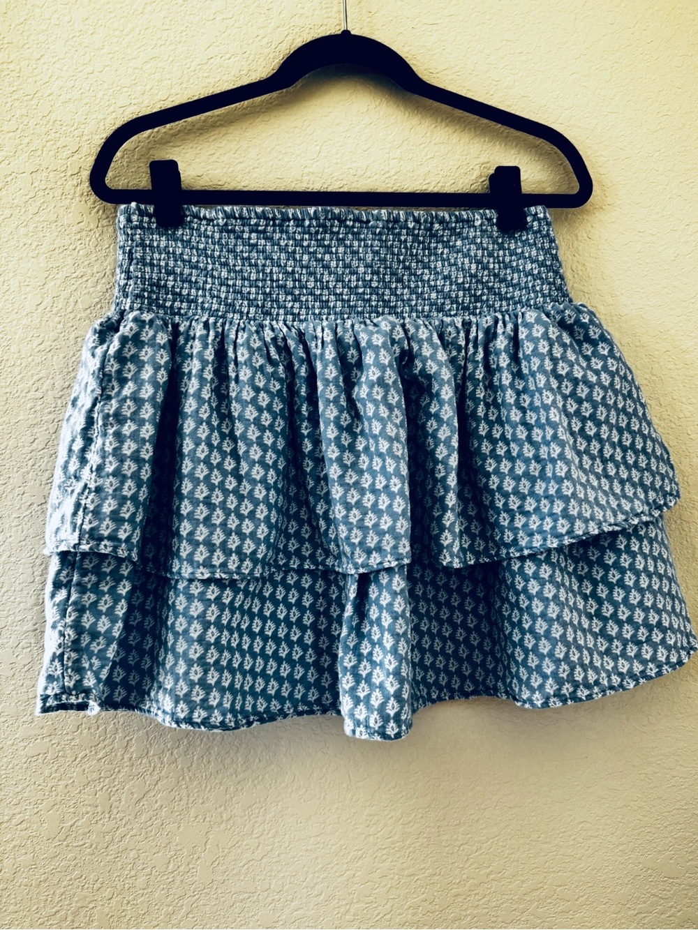 Vineyard Vines Martha’s Vineyard Smocked Waist Cotton Tiered Skirt - Picture 4 of 8